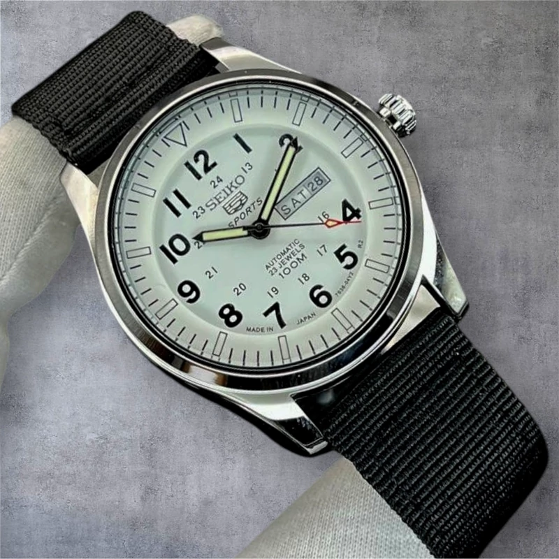 ساعت مچی مردانه سیکو مدل SEIKO 5 بند کنفی موتور باتری خور بند مشکی
