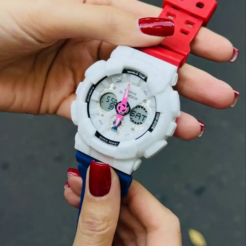 ساعت  مچی جی شاک GA110 قرمز آبی  (جیشاک GShock) ، صد در صد ضدآب ، تنظیم اتوماتیک با پایتخت کشورها ، اتولایت دار