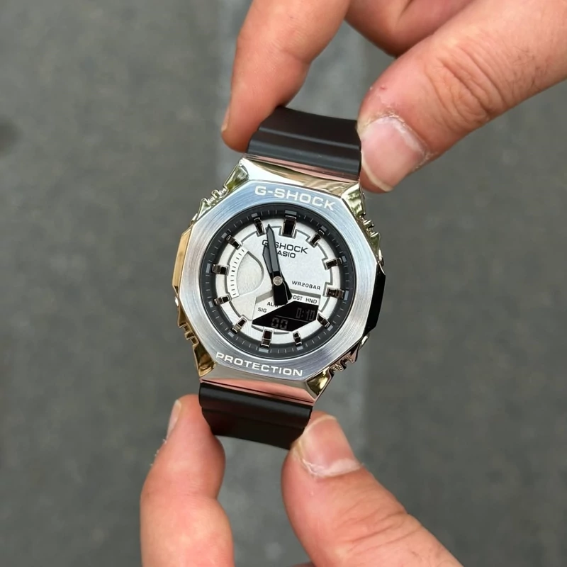 ساعت مچی جی شاک مدل GM-2100 زنانه سایز کوچک(جیشاک GShock) تنظیم اتوماتیک با پایتخت کشورها ،اتولایت اتوماتیک