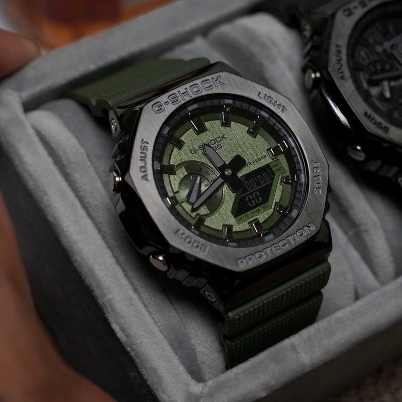 ساعت جی شاک مدل GM-2100B-3ADR (جیشاک GShock) تنظیم اتوماتیک با پایتخت کشورها ،اتولایت اتوماتیک