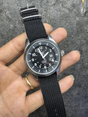 ساعت مچی مردانه سیکو مدل SEIKO 5 رنگ مشکی بند کنفی موتور باتری خور